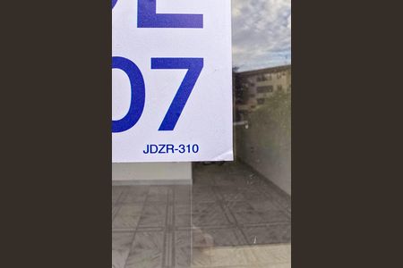 Apartamento à venda com 36m², 2 quartos e sem vaga Apartamento à venda com 36m², 2 quartos e sem vagaFachada do bloco com placa