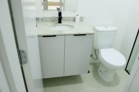 Banheiro de kitnet/studio para alugar com 1 quarto, 32m² em Picanço, Guarulhos