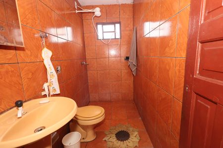 Casa à venda com 156m², 3 quartos e 2 vagasBanheiro