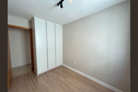 Apartamento para alugar com 74m², 2 quartos e 2 vagas