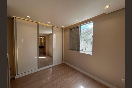 Apartamento para alugar com 74m², 2 quartos e 2 vagas