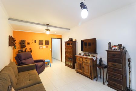 Casa à venda com 3 quartos, 131m² em Vila Rosa, São Paulo