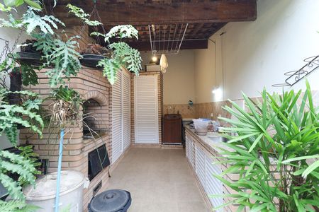 Casa à venda com 131m², 3 quartos e 1 vaga