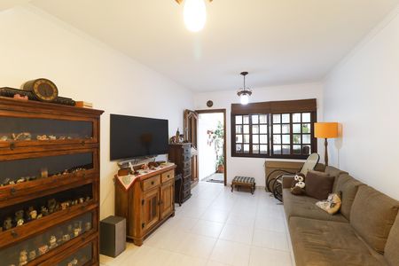 Casa à venda com 131m², 3 quartos e 1 vaga