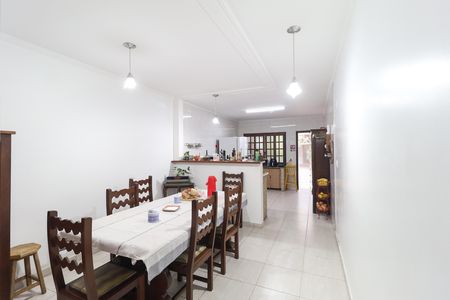 Casa à venda com 131m², 3 quartos e 1 vaga
