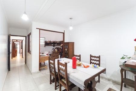 Casa à venda com 131m², 3 quartos e 1 vaga