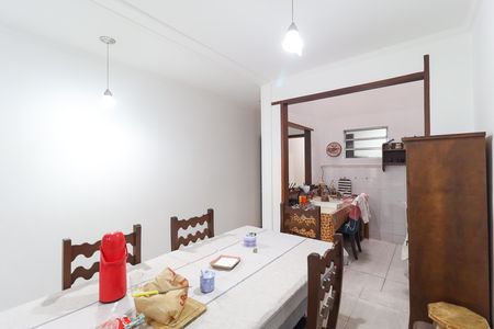 Casa à venda com 131m², 3 quartos e 1 vaga