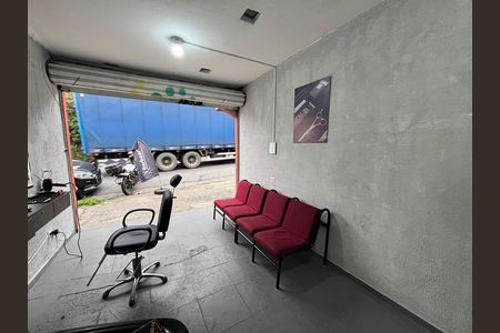 Casa à venda com 170m², 3 quartos e 2 vagas Casa à venda com 170m², 3 quartos e 2 vagasSalao