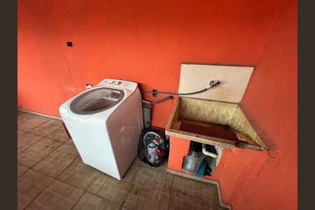 Casa à venda com 170m², 3 quartos e 2 vagas Casa à venda com 170m², 3 quartos e 2 vagasÁrea de Serviço