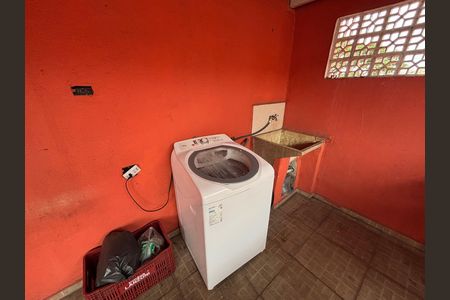 Casa à venda com 170m², 3 quartos e 2 vagas Casa à venda com 170m², 3 quartos e 2 vagasÁrea de Serviço
