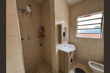 Casa à venda com 170m², 3 quartos e 2 vagas Casa à venda com 170m², 3 quartos e 2 vagasBanheiro