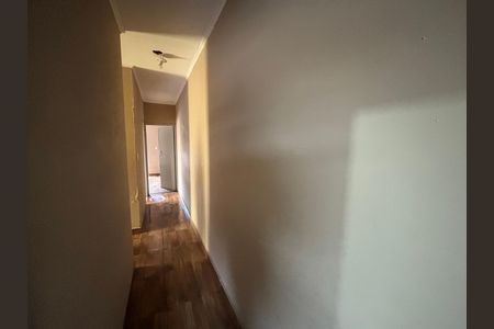 Casa à venda com 170m², 3 quartos e 2 vagas Casa à venda com 170m², 3 quartos e 2 vagasCorredor