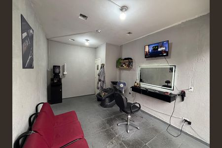 Casa à venda com 170m², 3 quartos e 2 vagas Casa à venda com 170m², 3 quartos e 2 vagasSalao
