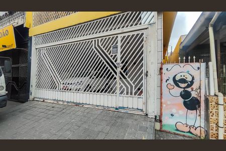 Casa para alugar com 250m², 6 quartos e 2 vagas Casa para alugar com 250m², 6 quartos e 2 vagasFachada