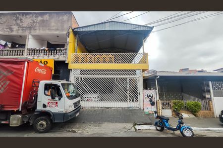 Casa para alugar com 250m², 6 quartos e 2 vagas Casa para alugar com 250m², 6 quartos e 2 vagasFachada