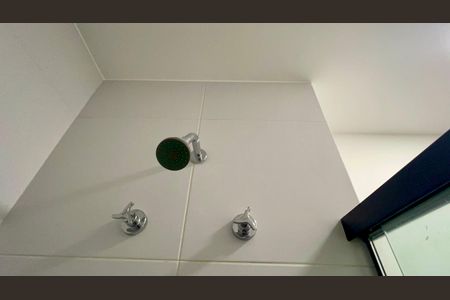 Banheiro de kitnet/studio para alugar com 1 quarto, 25m² em Pinheiros, São Paulo