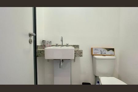 Studio para alugar com 25m², 1 quarto e sem vaga Studio para alugar com 25m², 1 quarto e sem vagaBanheiro