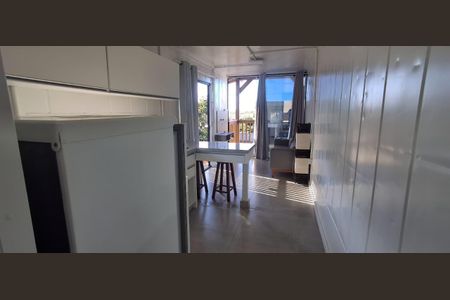 Sala de apartamento para alugar com 1 quarto, 21m² em Rio Tavares, Florianópolis