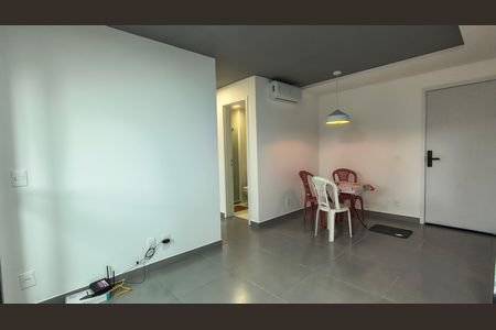 Sala de apartamento para alugar com 2 quartos, 55m² em Barra Olímpica, Rio de Janeiro