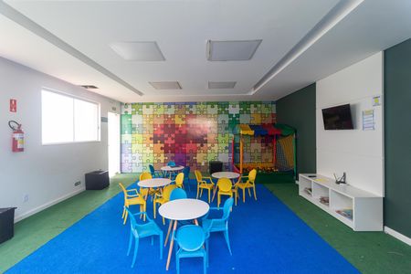 Apartamento para alugar com 43m², 2 quartos e 1 vaga Apartamento para alugar com 43m², 2 quartos e 1 vagaÁrea comum - Brinquedoteca