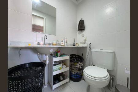 Apartamento para alugar com 67m², 2 quartos e 1 vaga Apartamento para alugar com 67m², 2 quartos e 1 vagaBanheiro Suíte
