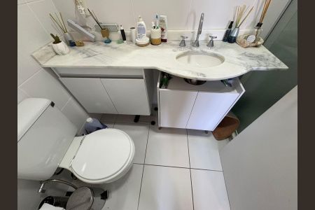 Apartamento para alugar com 67m², 2 quartos e 1 vaga Apartamento para alugar com 67m², 2 quartos e 1 vagaBanheiro Suíte