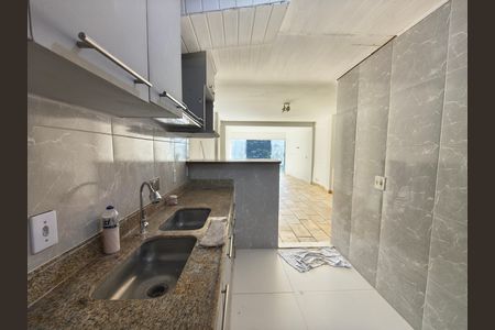 Casa de condomínio para alugar com 100m², 2 quartos e 1 vaga