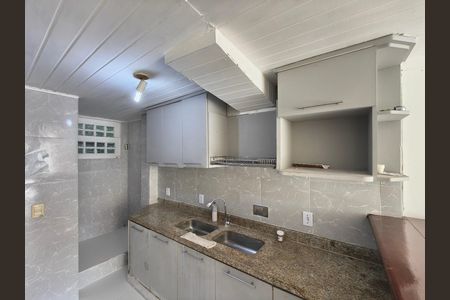 Casa de condomínio para alugar com 100m², 2 quartos e 1 vaga