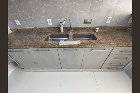 Casa de condomínio para alugar com 100m², 2 quartos e 1 vaga