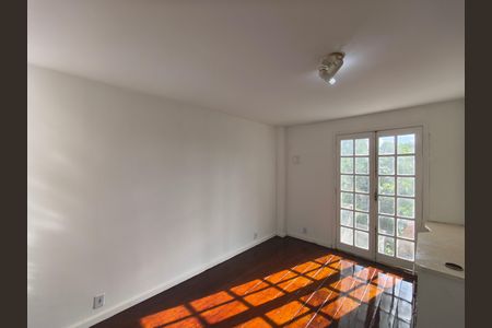 Casa de condomínio para alugar com 100m², 2 quartos e 1 vaga