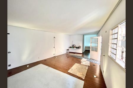 Casa para alugar com 226m², 3 quartos e sem vaga Casa para alugar com 226m², 3 quartos e sem vagaSala/Quarto