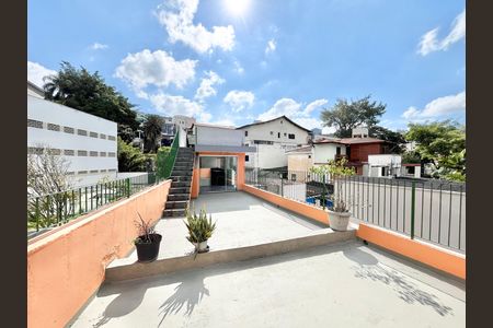 Casa para alugar com 226m², 3 quartos e sem vaga Casa para alugar com 226m², 3 quartos e sem vagaVaranda