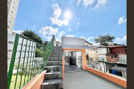 Casa para alugar com 226m², 3 quartos e sem vaga Casa para alugar com 226m², 3 quartos e sem vagaEscada