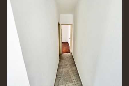 Casa para alugar com 226m², 3 quartos e sem vaga Casa para alugar com 226m², 3 quartos e sem vagaCorredor
