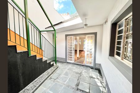 Casa para alugar com 226m², 3 quartos e sem vaga Casa para alugar com 226m², 3 quartos e sem vagaQuintal