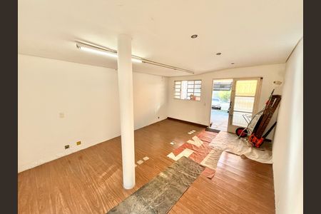Casa para alugar com 226m², 3 quartos e sem vaga Casa para alugar com 226m², 3 quartos e sem vagaSala
