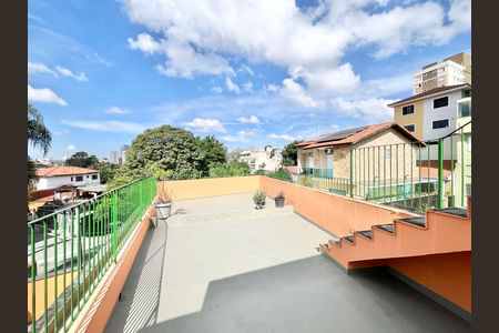 Casa para alugar com 226m², 3 quartos e sem vaga Casa para alugar com 226m², 3 quartos e sem vagaVaranda