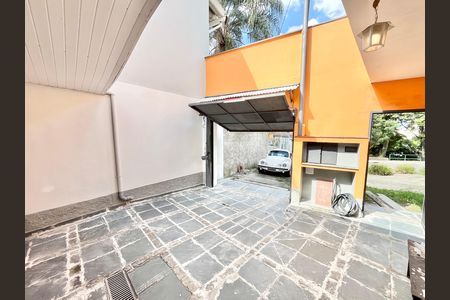 Casa para alugar com 226m², 3 quartos e sem vaga Casa para alugar com 226m², 3 quartos e sem vagaGaragem