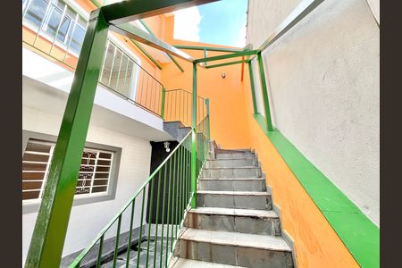 Casa para alugar com 226m², 3 quartos e sem vaga Casa para alugar com 226m², 3 quartos e sem vagaEscada