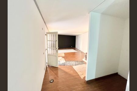 Casa para alugar com 226m², 3 quartos e sem vaga Casa para alugar com 226m², 3 quartos e sem vagaSala/Quarto