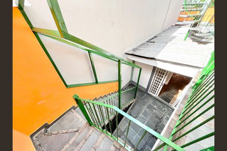 Casa para alugar com 226m², 3 quartos e sem vaga Casa para alugar com 226m², 3 quartos e sem vagaEscada