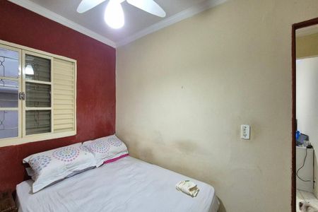 Casa à venda com 101m², 3 quartos e 2 vagas Casa à venda com 101m², 3 quartos e 2 vagasQuarto 2 - Suíte