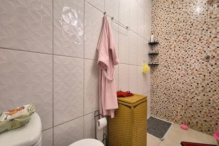 Casa à venda com 101m², 3 quartos e 2 vagas Casa à venda com 101m², 3 quartos e 2 vagasBanheiro da Suíte