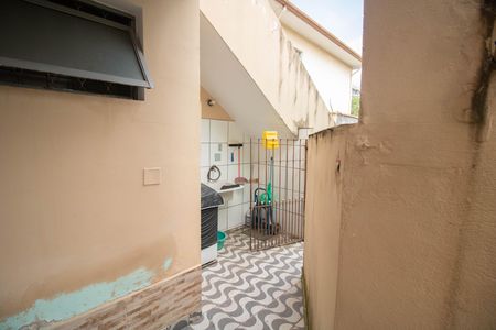 Casa à venda com 220m², 4 quartos e 3 vagas Casa à venda com 220m², 4 quartos e 3 vagasCASA 3- VARANDA