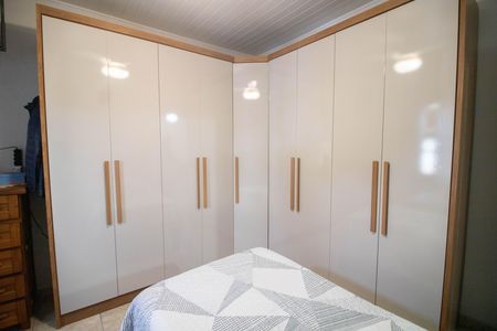 Casa à venda com 220m², 4 quartos e 3 vagas Casa à venda com 220m², 4 quartos e 3 vagasQUARTO 1