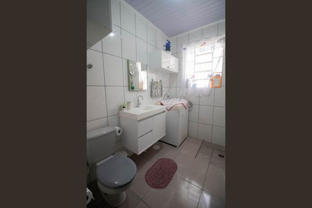 Casa à venda com 220m², 4 quartos e 3 vagas Casa à venda com 220m², 4 quartos e 3 vagasBANHEIRO
