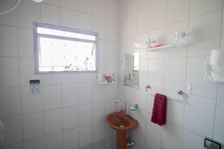 Casa à venda com 220m², 4 quartos e 3 vagas Casa à venda com 220m², 4 quartos e 3 vagasCASA 2- BANHEIRO