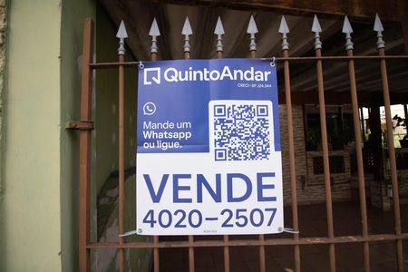 Casa à venda com 220m², 4 quartos e 3 vagas Casa à venda com 220m², 4 quartos e 3 vagasPLAQUINHA