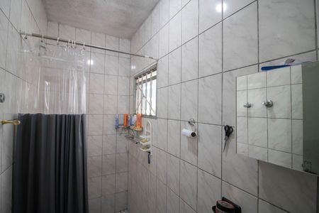 Casa à venda com 220m², 4 quartos e 3 vagas Casa à venda com 220m², 4 quartos e 3 vagasCASA 3- BANHEIRO