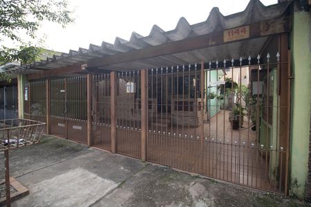 Casa à venda com 220m², 4 quartos e 3 vagas Casa à venda com 220m², 4 quartos e 3 vagasFACHADA